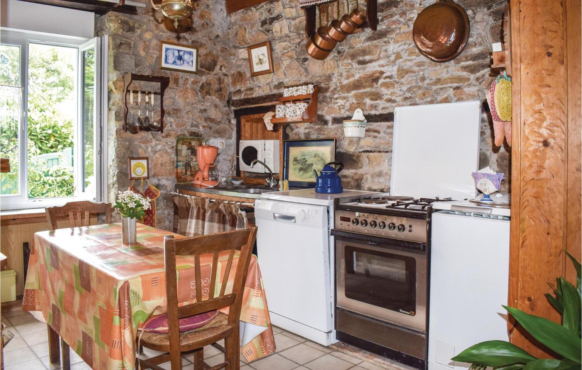 Lovely Home In Le Faouet With Kitchen Dış mekan fotoğraf